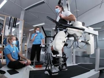 Activaci&oacute;n de las piernas de un paciente a trav&eacute;s del nuevo sistema