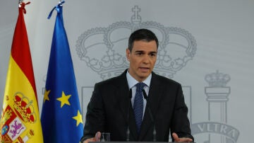 Pedro S&aacute;nchez, durante su comparecencia este jueves tras la reuni&oacute;n con el resto de grupos parlamentarios sobre la seguridad de Europa y Ucrania