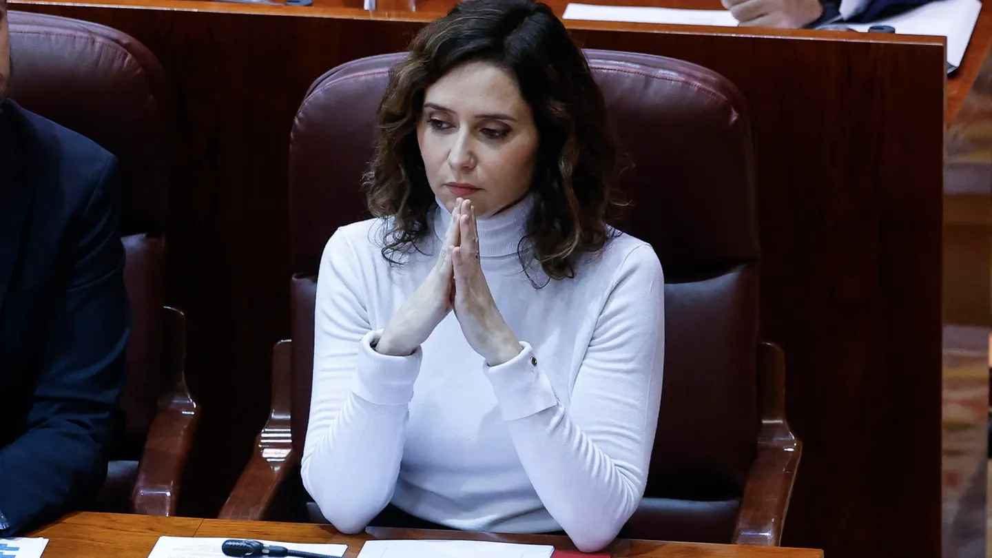 La presidenta de la comunidad de Madrid, Isabel Díaz Ayuso, en la sesión de control celebrada en el pleno de la Asamblea de Madrid este jueves. La presidenta de la comunidad de Madrid, Isabel Díaz Ayuso, en la sesión de control celebrada en el pleno de la Asamblea de Madrid este jueves.