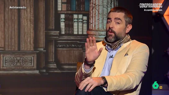 Dani Mateo no da crédito a que Froilán beba agua a escondidas para eludir el ramadán Wyoming y Dani Mateo se convierten un día más en 'Los Aristorrancios' para analizar en este vídeo los trucos de Froilán para evitar hacer el Ramadán en Abu Dabi y el distanciamiento con su padre, Jaime de Marichalar.