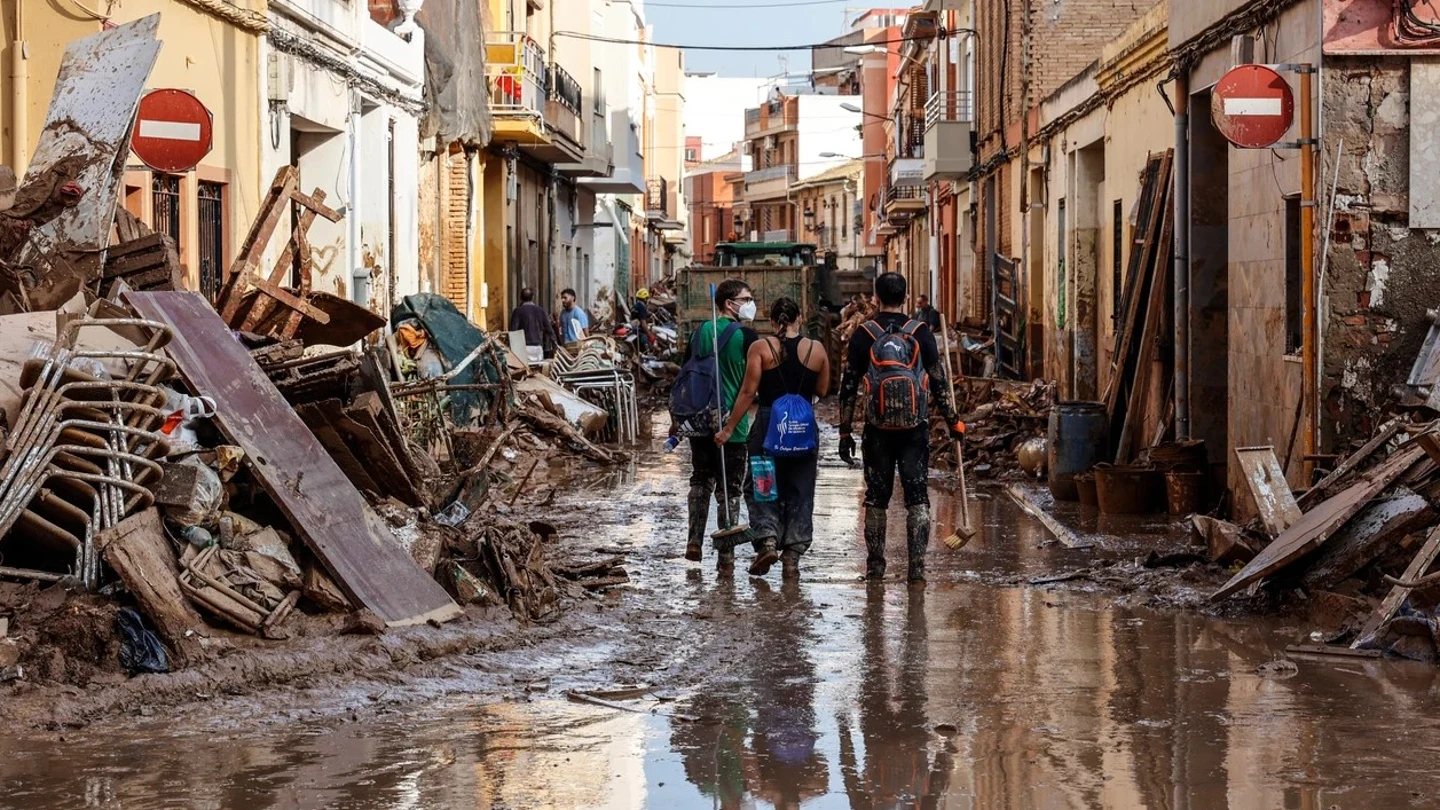 Más de 31.000 empleados están en un ERTE por fuerza mayor por la DANA Más de 31.000 empleados están en un ERTE por fuerza mayor por la DANA