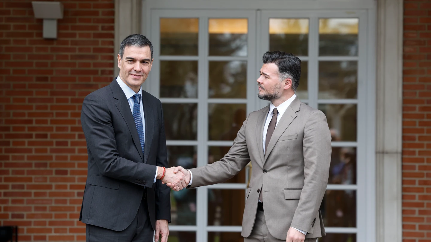 Pedro Sánchez recibe en la Moncloa a Gabriel Rufián (ERC) Pedro Sánchez recibe en la Moncloa a Gabriel Rufián (ERC)
