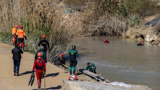 Imagen de archivo de efectivos de Policía Nacional, en colaboración con el Grupo Especial de Actividades Subacuáticas de la Guardia Civil (GEAS) y bomberos de Murcia Efectivos de Policía Nacional, en colaboración con el Grupo Especial de Actividades Subacuáticas de la Guardia Civil (GEAS) y bomberos de Murcia