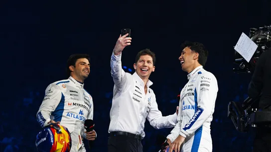 James Vowles, Carlos Sainz y Alex Albon en la presentación del Williams James Vowles, Carlos Sainz y Alex Albon en la presentación del Williams