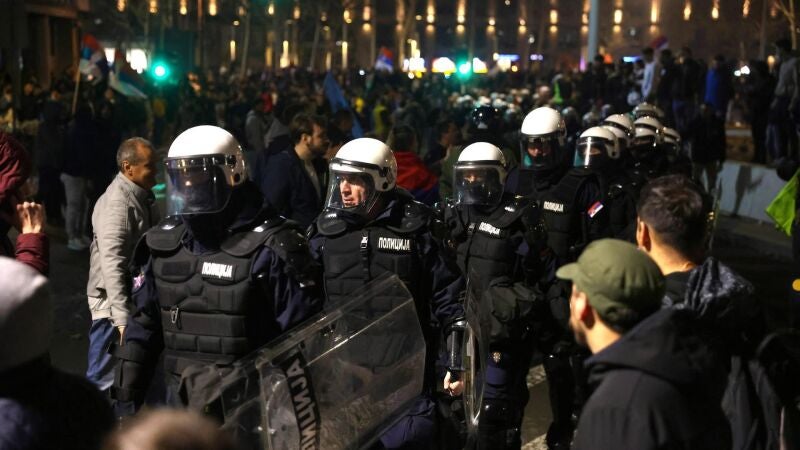 La Policía serbia, en la manifestación de Belgrado