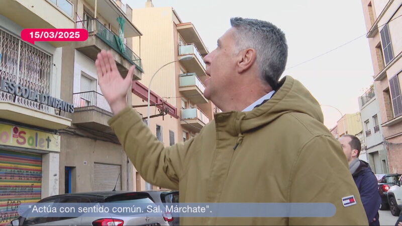 Albiol se encara con una okupa en Badalona: "No vas a ver un duro, te lo digo yo"