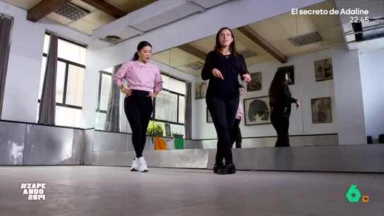 Jiaping se atreve con una danza irlandesa en su 'desafiíto': "Roberto, llámame, es un reto muy duro" La reportera ha visitado la Escuela Luna Celta para aprender una danza tradicional y así hacer su particular homenaje a Irlanda el día de San Patricio. No te pierdas su ensayo en el vídeo principal.