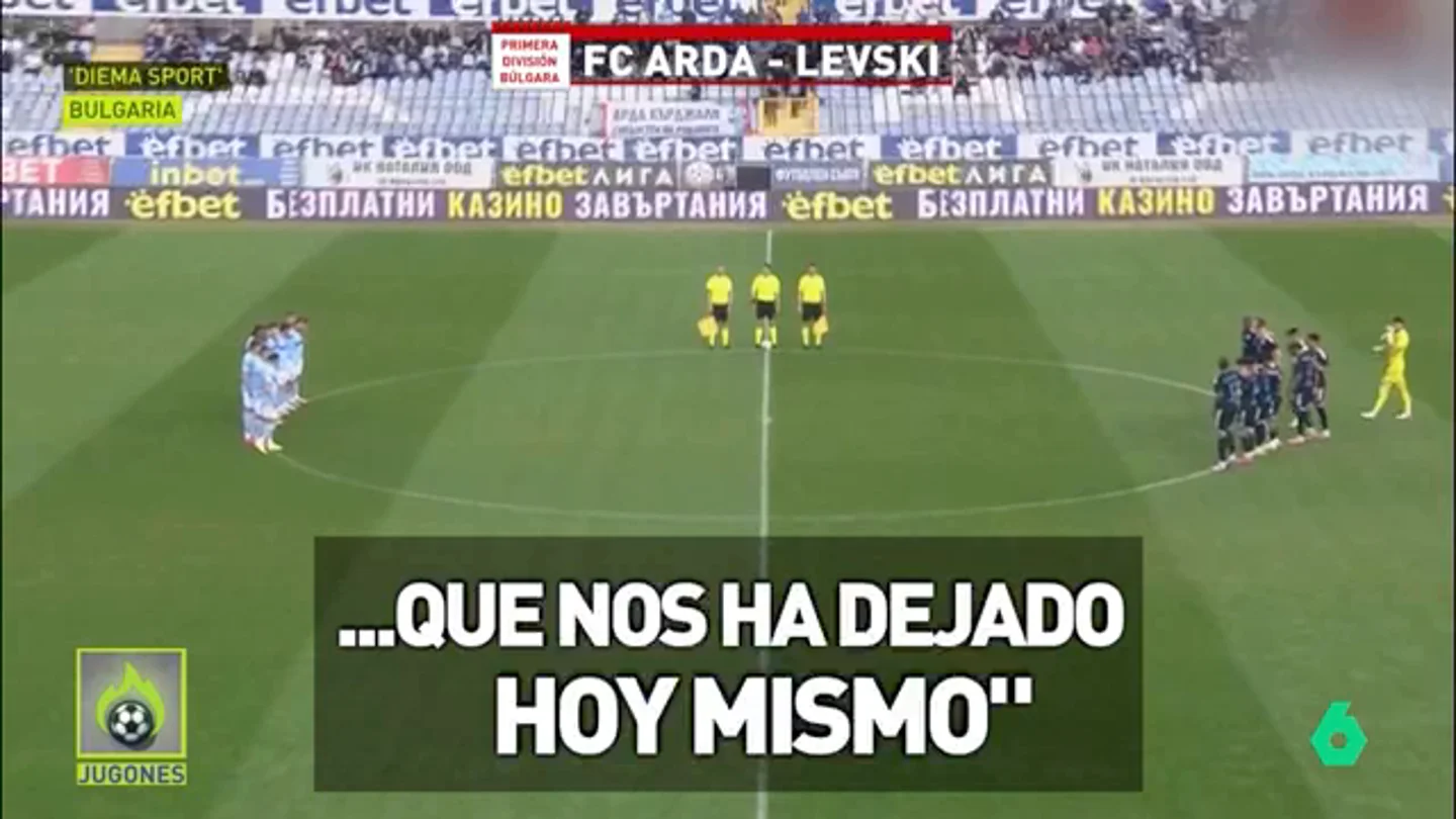 ¡Insólito! Se rinde un minuto de silencio a un exfutbolista y resulta que está vivo ¡Insólito! Se rinde un minuto de silencio a un exfutbolista y resulta que está vivo