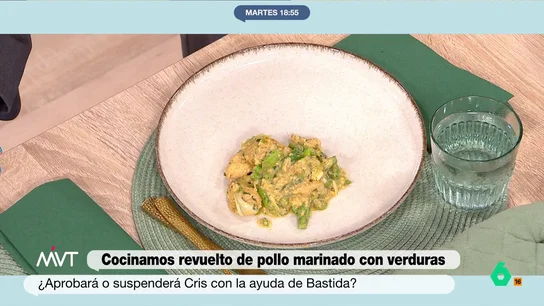 Clase de cocina con Carlos Maldonado: receta de revuelto de pollo y verduras con estrella Michelin El chef Carlos Maldonado vuelve con sus clases de cocina en directo. Aprende a cocinar junto a los presentadores de Más Vale Tarde y sigue la receta en vídeo.