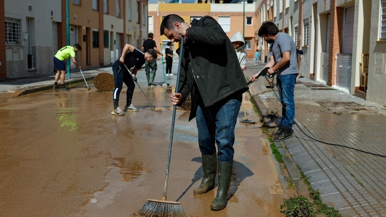 Riesgos Meteorológicos en España: La Borrasca Martinho Trae Lluvias y Viento Riesgos Meteorológicos en España: La Borrasca Martinho Trae Lluvias y Viento