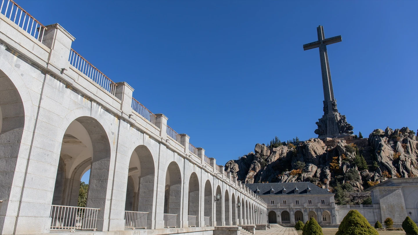 Complejo monumental del Valle de los Caídos, en San Lorenzo de El Escorial, Madrid. Complejo monumental del Valle de los Caídos, en San Lorenzo de El Escorial, Madrid.