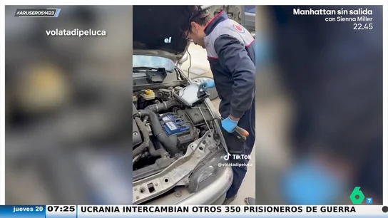 El percance del español que quiere llegar a Japón en un Fiat del 98 en su cuarto día: "Pocos sitios mejores que un mecánico de Italia" El percance del español que quiere llegar a Japón en un Fiat del 98 en su cuarto día: "Pocos sitios mejores que un mecánico de Italia"