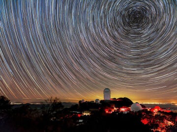 DESI mapea objetos distantes para estudiar la energ&iacute;a oscura
