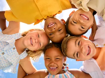 Grupo de niños felices Grupo de niños felices