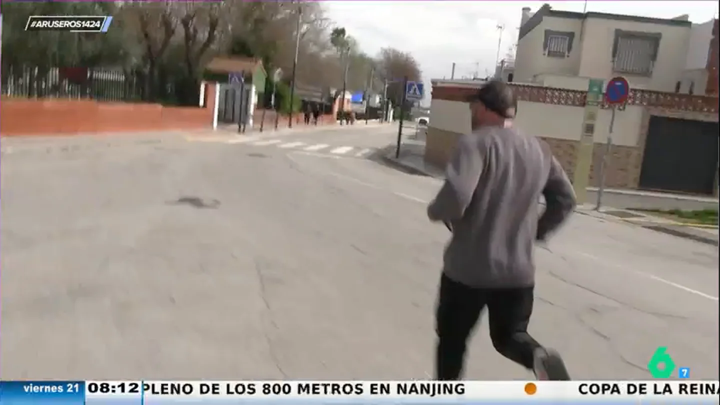 Kiko Rivera sale corriendo al preguntarle por la salud de Isabel Pantoja tras haber estado ingresada Kiko Rivera sale corriendo al preguntarle por la salud de Isabel Pantoja tras haber estado ingresada