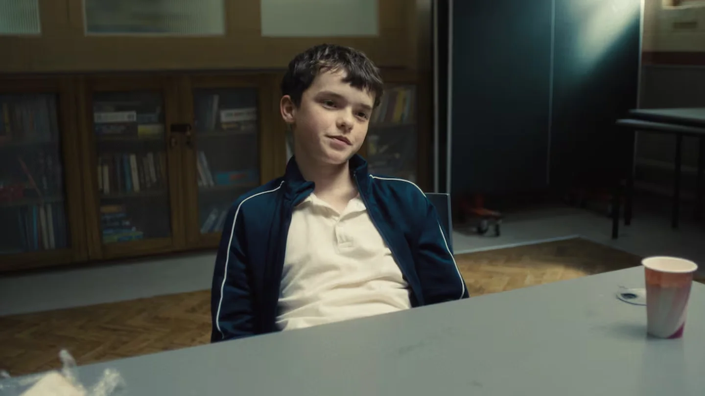 Explicando 'Adolescencia' de Netflix: qué es la manosfera, por qué se les llama incels y cuál es la regla del 80/20 Imagen de la serie 'Adolescencia', de Netflix, en la que aparece el actor Owen Cooper.