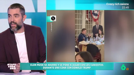 La reacción de Dani Mateo al ver a Elon Musk jugando con los cubiertos: "¿Veis como el maduro de los dos es el hijo?" La reacción de Dani Mateo al ver a Elon Musk jugando con los cubiertos: "¿Veis como el maduro de los dos es el hijo?"