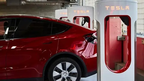 Tesla cargando Tesla cargando