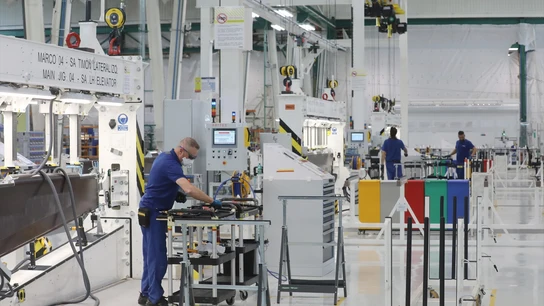 Operario de Airbus trabajando en la nueva línea de producción. A 18 de diciembre de 2024, en Cádiz, Andalucía (España). Operario de Airbus trabajando en la nueva línea de producción. A 18 de diciembre de 2024, en Cádiz, Andalucía (España).