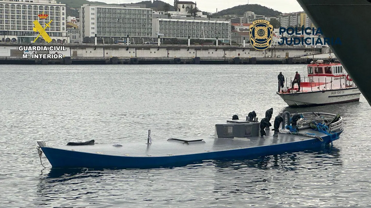 Interceptan un narcosubmarino en el Atlántico narcosubmarino