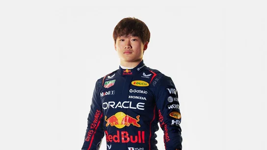 Tsunoda vestido de Red Bull Tsunoda vestido de Red Bull
