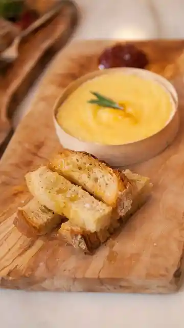 Camembert grillé del restaurante Propaganda Camembert grillé del restaurante Propaganda