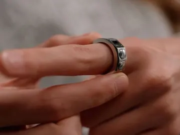 El nuevo anillo con sus botones de control El nuevo anillo con sus botones de control