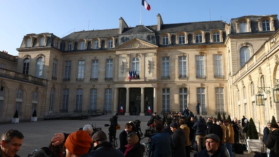 Los medios se preparan antes de la cumbre que se celebra en el Elíseo de París para apoyar a Ucrania Los medios se preparan antes de la cumbre que se celebra en el Elíseo de París para apoyar a Ucrania