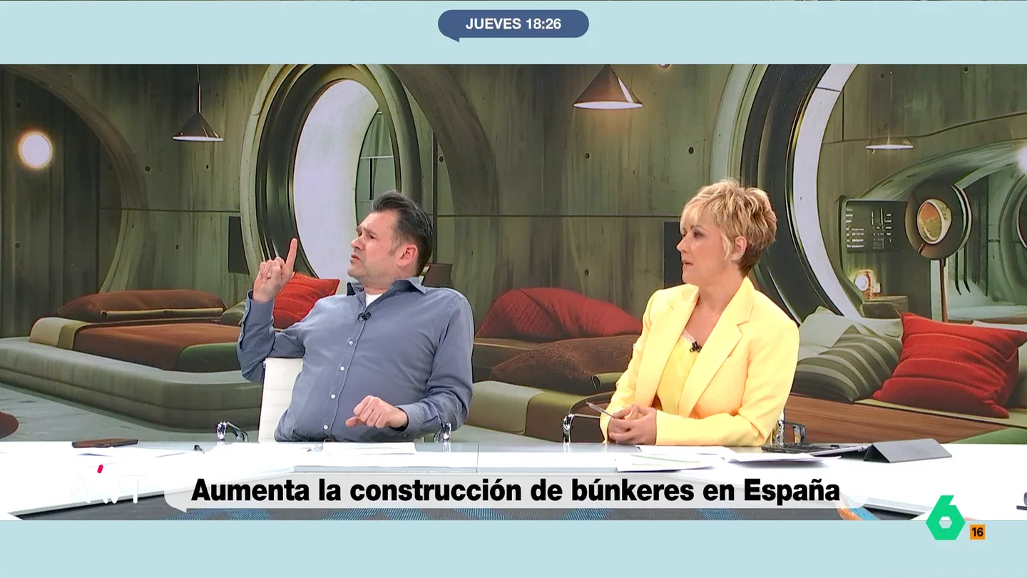 Así sería el búnker 'soñado' de Iñaki López: "Yo le pondría secadero de jamón, más que piscina" Mientras aumenta la construcción de búnkeres en España, Más Vale Tarde analiza con dos empresas del sector sus precios, desde el más básico al 'premium'. En este vídeo, Iñaki López tiene muy claro cómo lo quiere.
