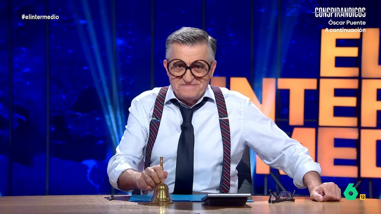 Wyoming sentencia a Isabel Díaz Ayuso: "Es una catedrática del embuste" La presidenta de la Comunidad de Madrid ha sido entrevistada por Carlos Alsina en Onda Cero. El Intermedio repasa todas las mentiras de Ayuso en la entrevista en una particular versión del programa 'Un, dos, tres'.