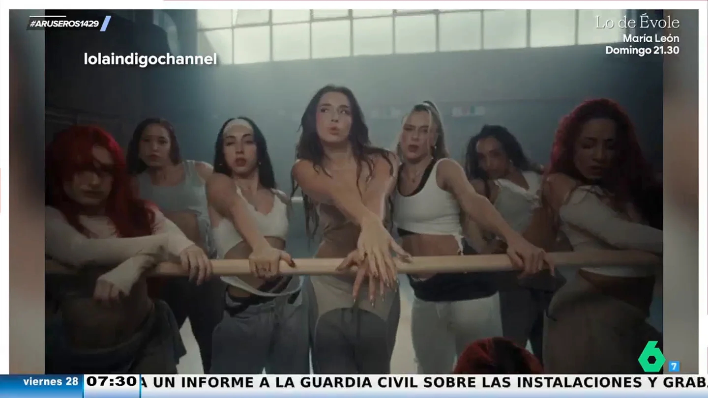 El 'dardo' de Alfonso Arús a Lola Índigo tras escuchar su nueva canción: "Lo de 'sin autotune' es una ironía" El 'dardo' de Alfonso Arús a Lola Índigo tras escuchar su nueva canción: "Lo de 'sin autotune' es una ironía"