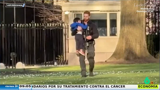 Un niño pequeño se cuela en la Casa Blanca y es interceptado por el Servicio Secreto Un niño pequeño se cuela en la Casa Blanca y es interceptado por el Servicio Secreto