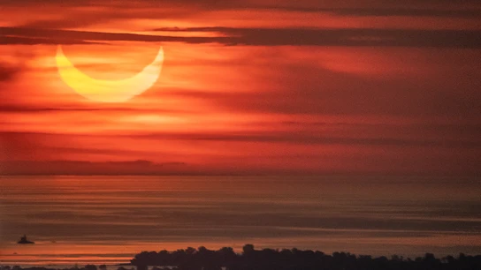 Los 'cuernos del diablo' son un fenómeno curioso que ocurre en eclipses solares Los 'cuernos del diablo' son un fenómeno curioso que ocurre en eclipses solares