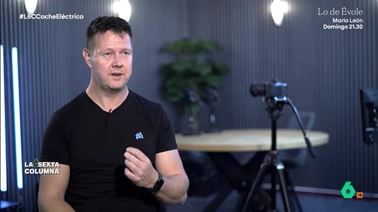 "Puedes ahorrar 10.000 euros en diez años": Lars Hoffman desvela las ventajas, también para el bolsillo, del coche eléctrico Lars Hoffman, director de Todo Eléctrico, explica en este vídeo cómo, a pesar de que los precios de compra de los coches eléctricos superan a los de combustión, se puede "ahorrar mucho" en energía y mantenimiento.