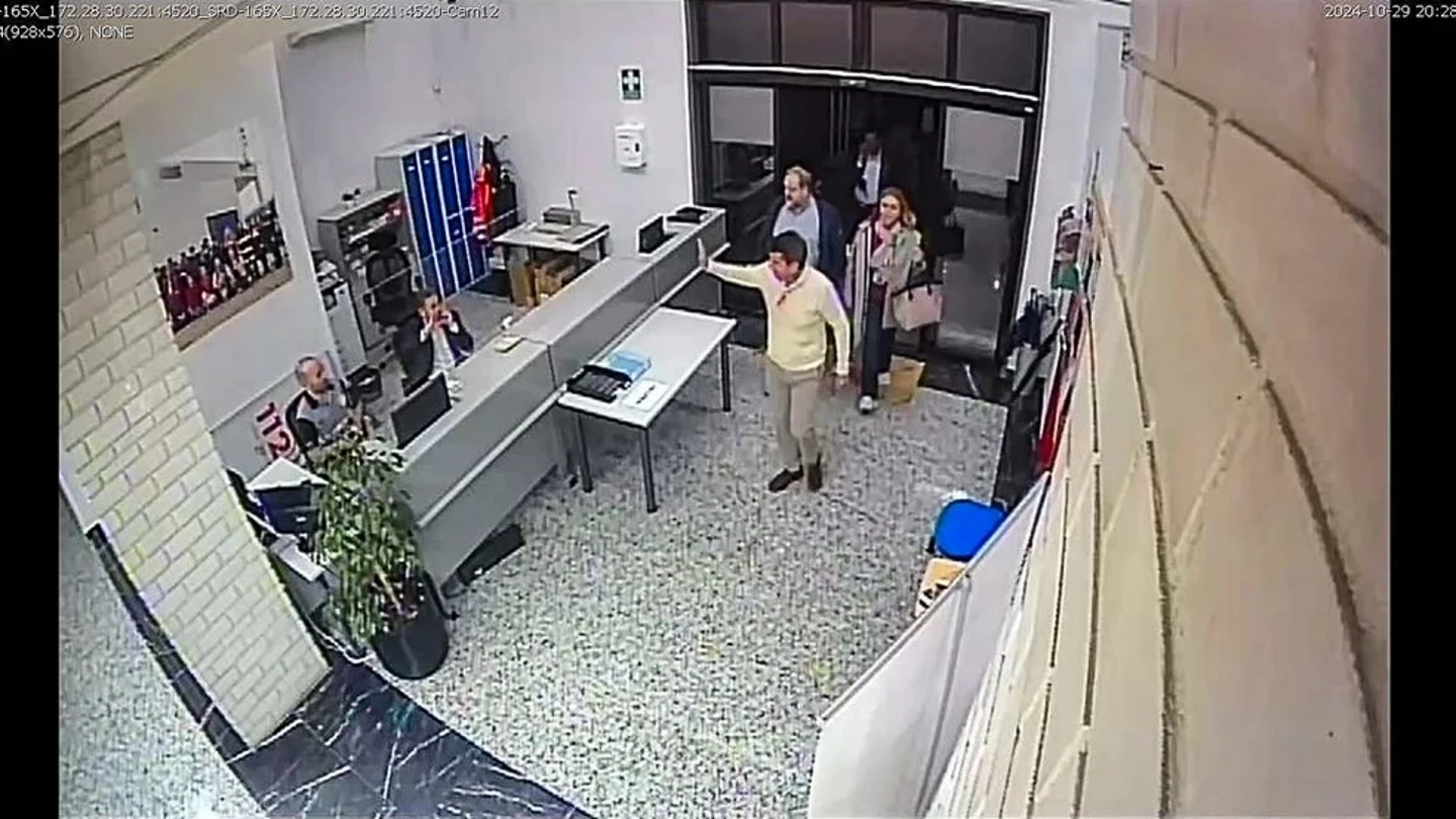 La imagen que aportó la Generalitat para demostrar la hora a la que llegó Mazon. La imagen que aportó la Generalitat para demostrar la hora a la que llegó Mazon.