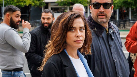 La actriz sevillana Mar&iacute;a Le&oacute;n a su llegada este viernes a los Juzgados de Sevilla/ EFE/ Julio Mu&ntilde;oz