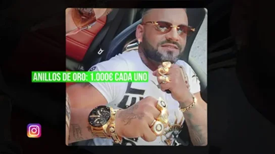 El análisis de una experta en moda sobre los looks de 'El Patrón', cabecilla del clan de 'Los Piños': "Lleva 18.000 euros encima" El análisis de una experta en moda sobre los looks de 'El Patrón', cabecilla del clan de 'Los Piños': "Lleva 18.000 euros encima"