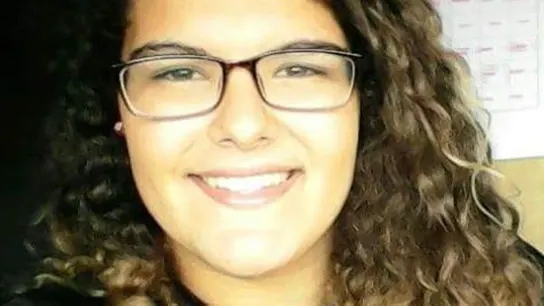 Liberada la presa española más joven en el extranjero: Fàtima Ofkir cumplía condena en Omán. Liberada la presa española más joven en el extranjero: Fàtima Ofkir cumplía condena en Omán.