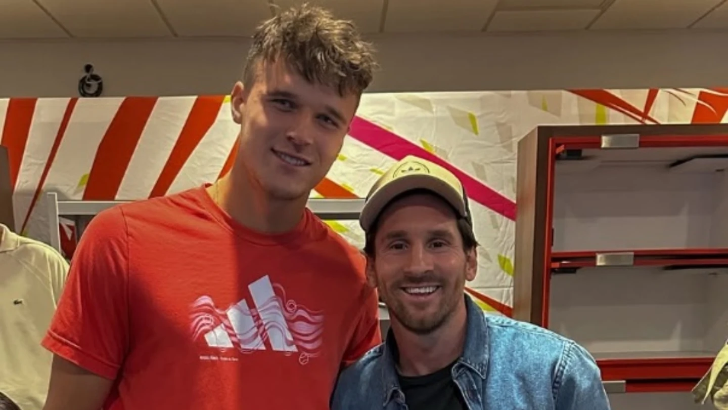 Jakub Mensik y Leo Messi Jakub Mensik y Leo Messi