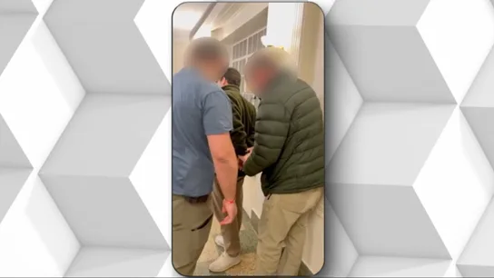 Momento de la detención de un estudiante en Estados Unidos Momento de la detención de un estudiante en Estados Unidos