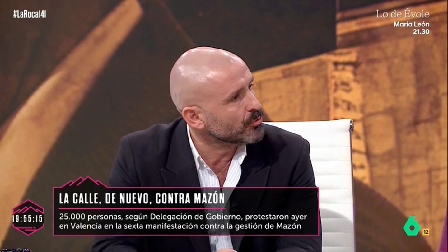 Jaime de los Santos (PP) respalda a Carlos Mazón: "Tiene que trabajar por y para los valencianos" Jaime de los Santos (PP) respalda a Carlos Mazón: "Tiene que trabajar por y para los valencianos"
