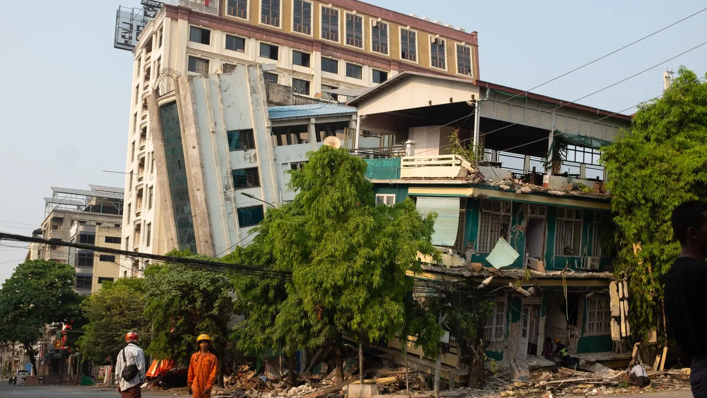 Imagen de edificios dañados en Mandalay por el terremoto Imagen de edificios dañados en Mandalay por el terremoto