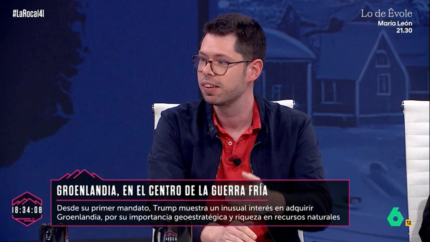 Fernando Arancón explica por qué Groenlandia interesa a Trump: "Tiene una buena posición geoestratégica en el Ártico" Fernando Arancón explica por qué Groenlandia interesa a Trump: "Tiene una buena posición geoestratégica en el Ártico"