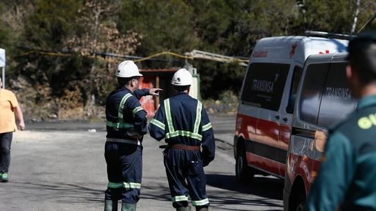 Efectivos de emergencias durante las labores de búsqueda de las víctimas del accidente en la mina de Cerredo, a 31 de marzo de 2025, en Degaña, Asturias (España). Efectivos de emergencias durante las labores de búsqueda de las víctimas del accidente en la mina de Cerredo, a 31 de marzo de 2025, en Degaña, Asturias (España).