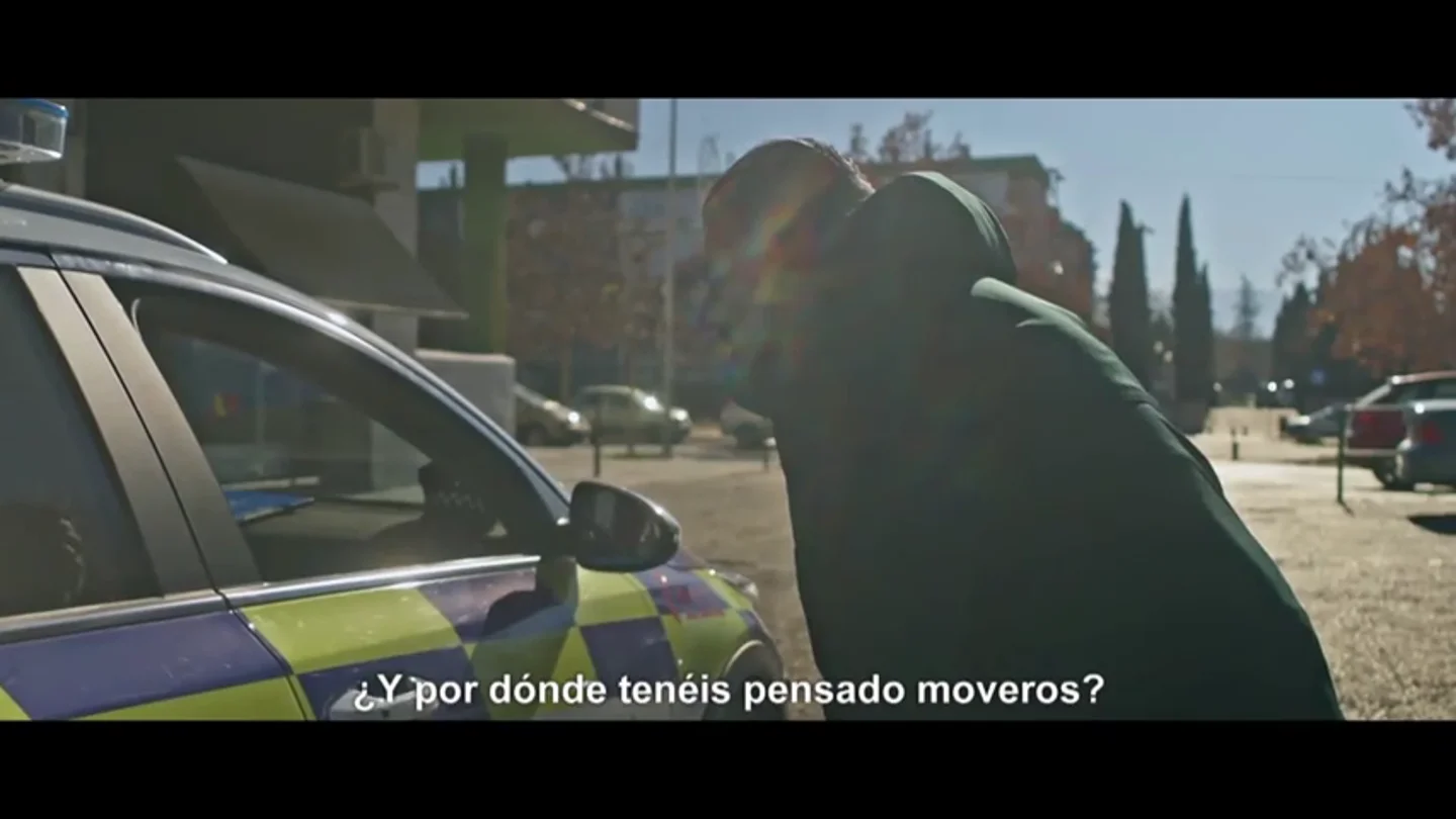 La Policía aparece por sorpresa mientras Jalis de la Serna investiga cultivos de marihuana La Policía aparece por sorpresa mientras Jalis de la Serna investiga cultivos de marihuana