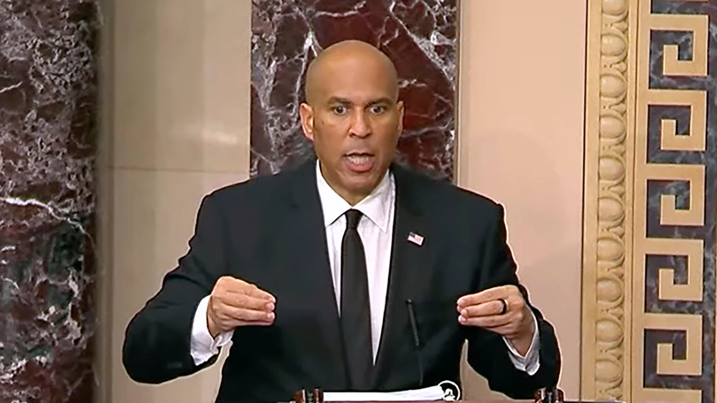 El demócrata Cory Booker bate el récord del discurso más largo en el Senado de EEUU El demócrata Cory Booker bate el récord del discurso más largo en el Senado de EEUU