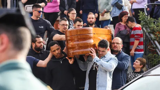 Entierro de David Álvarez, uno de los mineros fallecidos en el accidente, en Torre del Bierzo Entierro de David Álvarez, uno de los mineros fallecidos en el accidente, en Torre del Bierzo