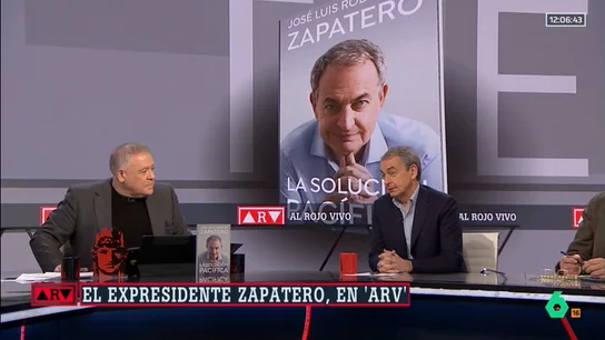 Zapatero reconoce que no entiende la demanda de Juan Carlos I a Revilla: "Ejercitar ese tipo de acciones es arriesgado" Zapatero reconoce que no entiende la demanda de Juan Carlos I a Revilla: "Ejercitar ese tipo de acciones es arriesgado"