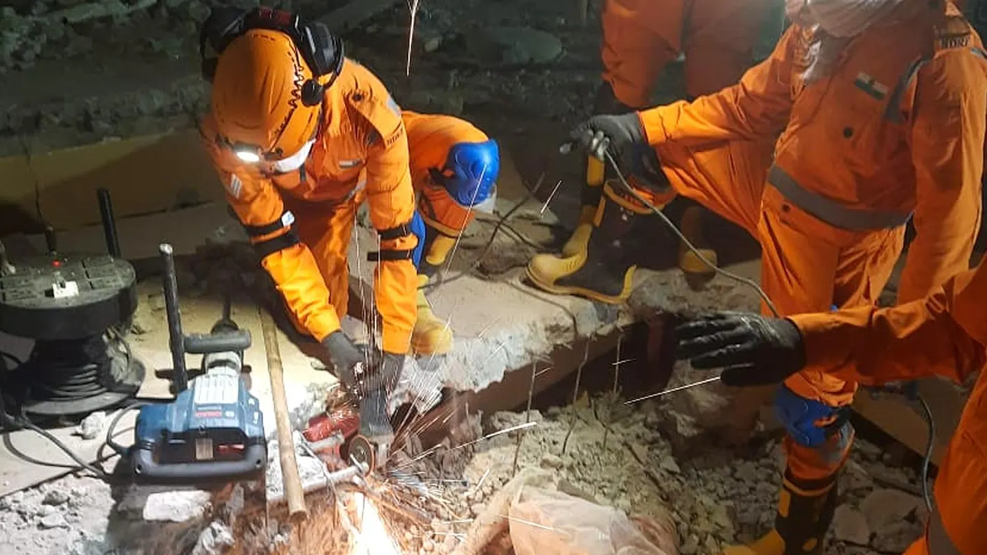 Imagen de las labores de rescate. Imagen de las labores de rescate.