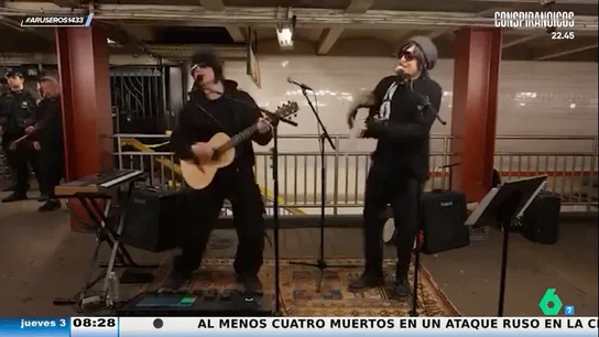 Ed Sheeran aparece por sorpresa tocando en el Metro de Nueva York con Jimmy Fallon Ed Sheeran aparece por sorpresa tocando en el Metro de Nueva York con Jimmy Fallon